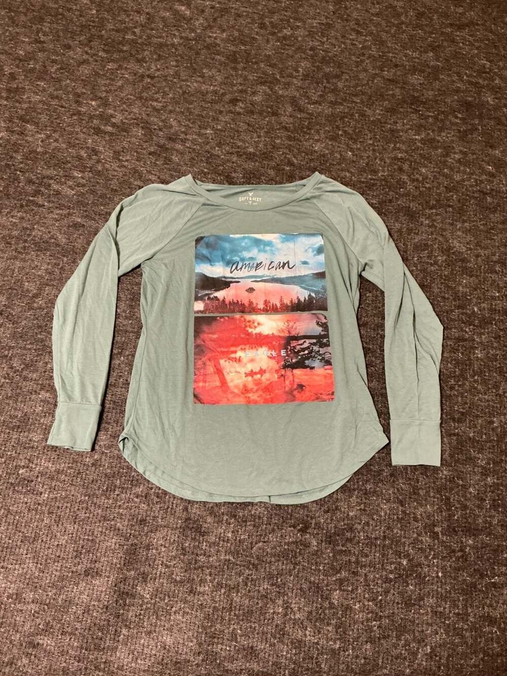 American Eagle Outfitters Soft & Sexy Graphic Long Sleeve Shirt Womens Green